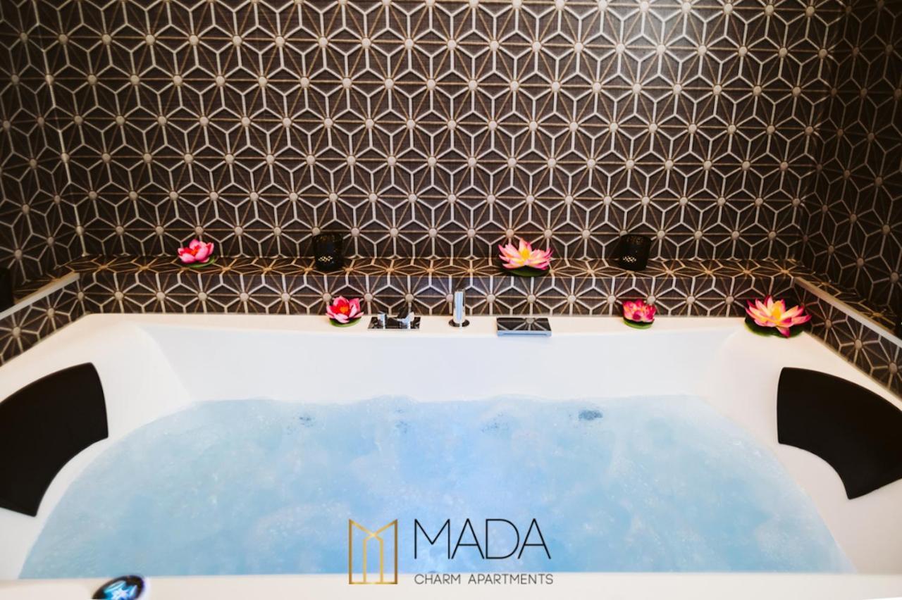 فيرناتْسا Mada Charm Apartments Jacuzzi المظهر الخارجي الصورة