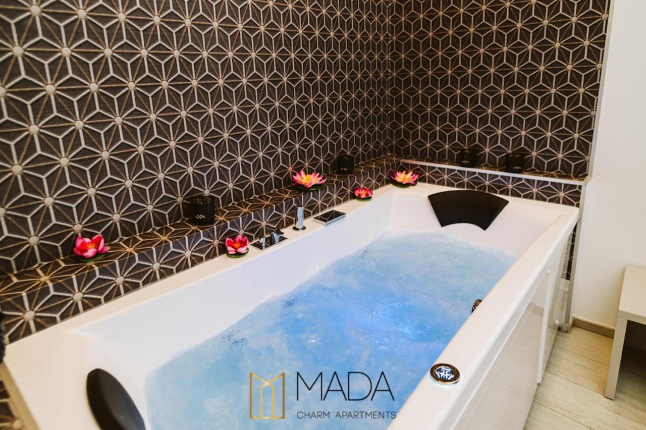 فيرناتْسا Mada Charm Apartments Jacuzzi المظهر الخارجي الصورة